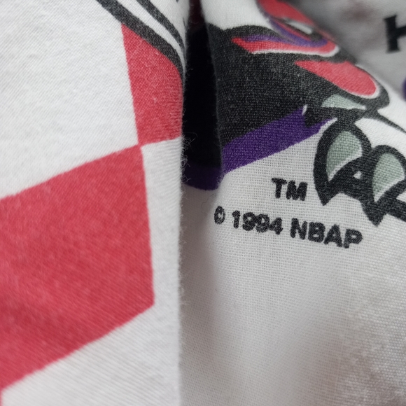 SOLD OUT Custom Reworked Vintage 1994 Toronto Raptors Bennygonia Shorts Handmade - Picture 4 of 10